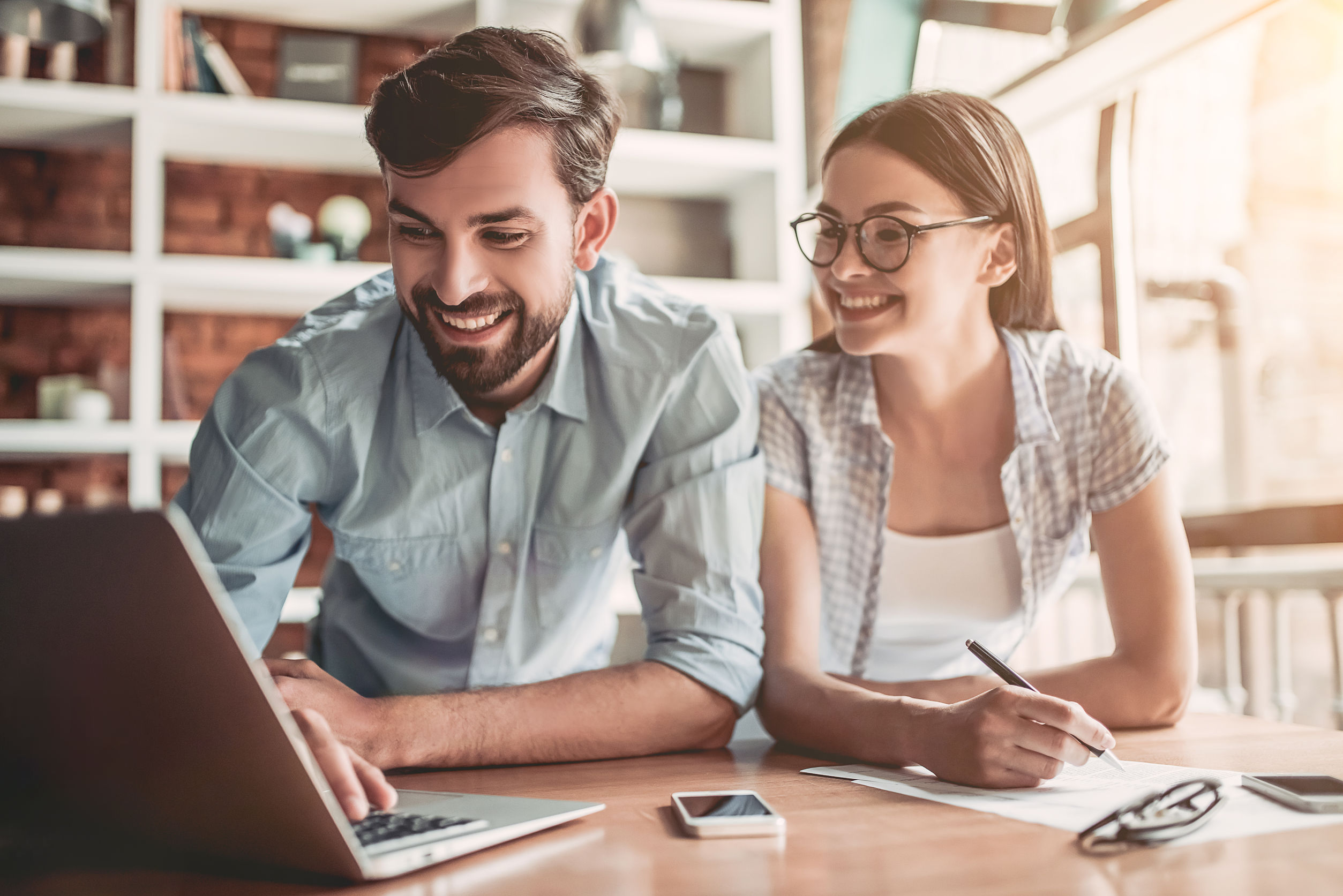 Stehpult für die Arbeit - darauf sollten Sie achten - Ein Stehpult für die Arbeit | bueromoebel-blitz.de