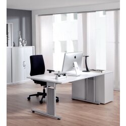 Schreibtische und Zubehör Serie C2