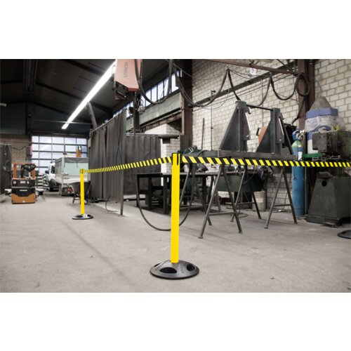 Personenleitsystem P-Line Utility Gurt Farbe rot Pfosten Farbe anthrazit Verschluss mit Gurtendstück (Standard)