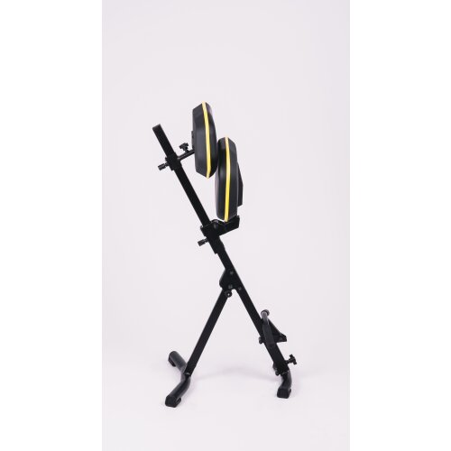 Stehhilfe mit klappbarer Aufstiegshilfe und Zierstreifen in Gelb