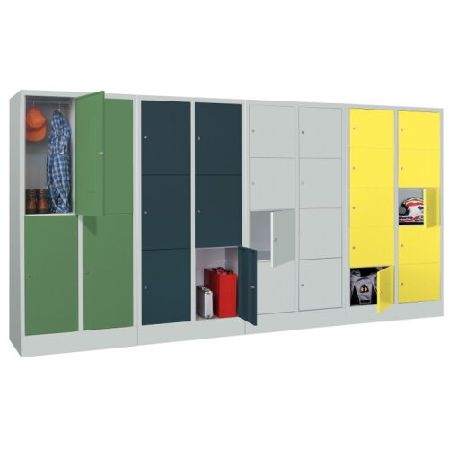 Schliessfachschrank 10 Fächer, Abteilbreite 400mm, auf Sockel