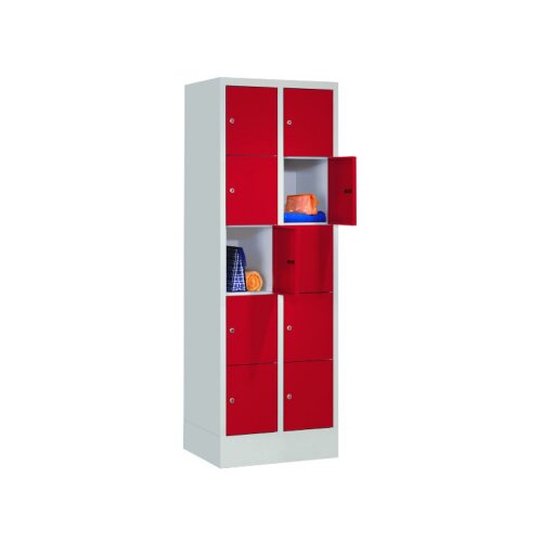 Schliessfachschrank 10 Fächer, Abteilbreite 300mm, auf Sockel