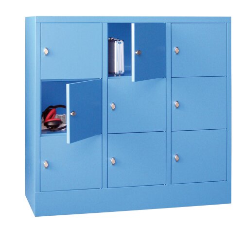 Schliessfachschrank 9 Fächer, Abteilbreite 400 mm, auf Sockel, Höhe 119 cm, Korpus: Anthrazitgrau, Türen: Lichtgrau, Zylinderschloss