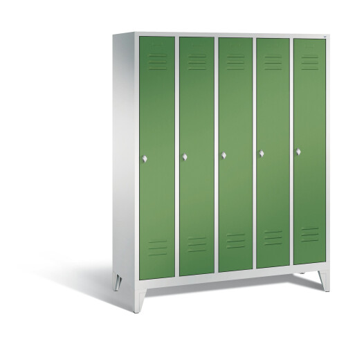 Spind Classic auf Füßen, 5 Abteile, Abteilbreite 300mm, Farbe Korpus: Lichtgrau, Farbe Front: Resedagrün