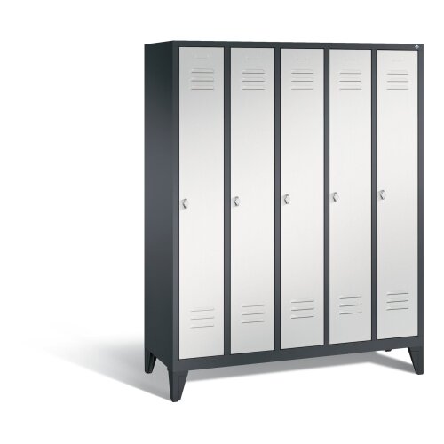 Spind Classic auf Füßen, 5 Abteile, Abteilbreite 300mm, Farbe Korpus: Schwarzgrau, Farbe Front: Lichtgrau