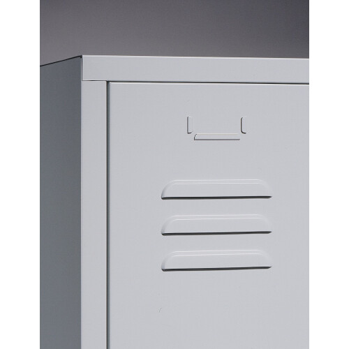 Spind Classic auf Füßen, 2 Abteile, Abteilbreite 400mm, Farbe Korpus: Lichtgrau, Farbe Front: Lichtblau