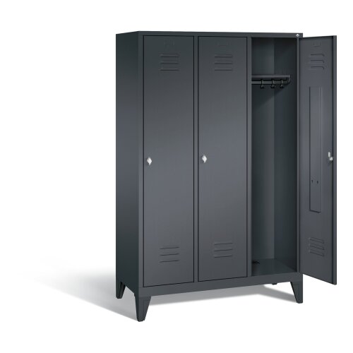 Spind Classic auf Füßen, 3 Abteile, Abteilbreite 400mm, Farbe Korpus: Schwarzgrau, Farbe Front: Schwarzgrau