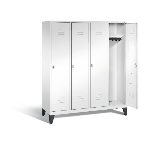 Spind Classic auf Füßen, 4 Abteile, Abteilbreite 400mm, Farbe Korpus: Verkehrsweiß, Farbe Front: Verkehrsweiß