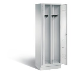 Spind Classic mittig schliessend auf Sockel, 2 Abteile...