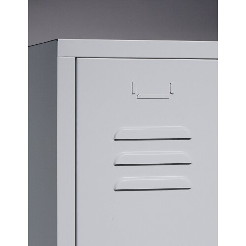 Spind Classic mittig schliessend auf Unterbausitzbank, 4 Abteile für 2 Personen, Abteilbreite 400mm, Farbe Korpus: Lichtgrau, Farbe Front: Enzianblau