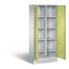 Wäsche- und Aufbewahrungsschrank Classic auf Sockel 2 Abteile mittig schliessend 81 cm breit,, Farbe Korpus: Lichtgrau, Farbe Front: Viridingrün