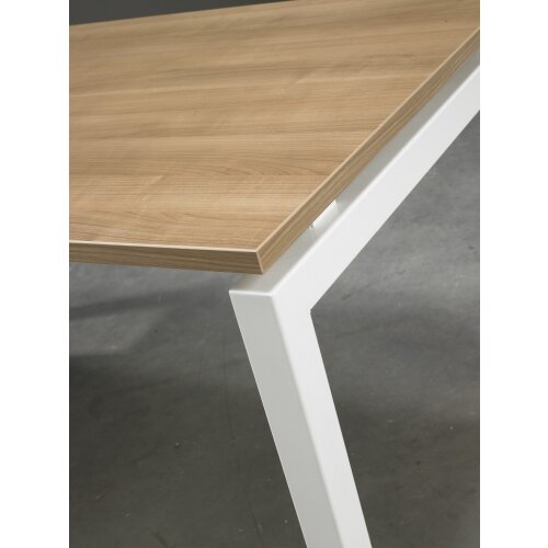 Schreibtisch Serie E1 höhenverstellbar, Dekor Eiche Rustikal, Gestell Silber, Maß: 62-85 h. x 100 t. x 200 br. cm